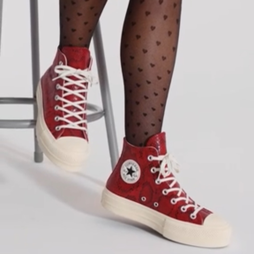 Chuck Taylor Converse Platform Red Leather Snakeskin Women’s High Top Sneakers 7